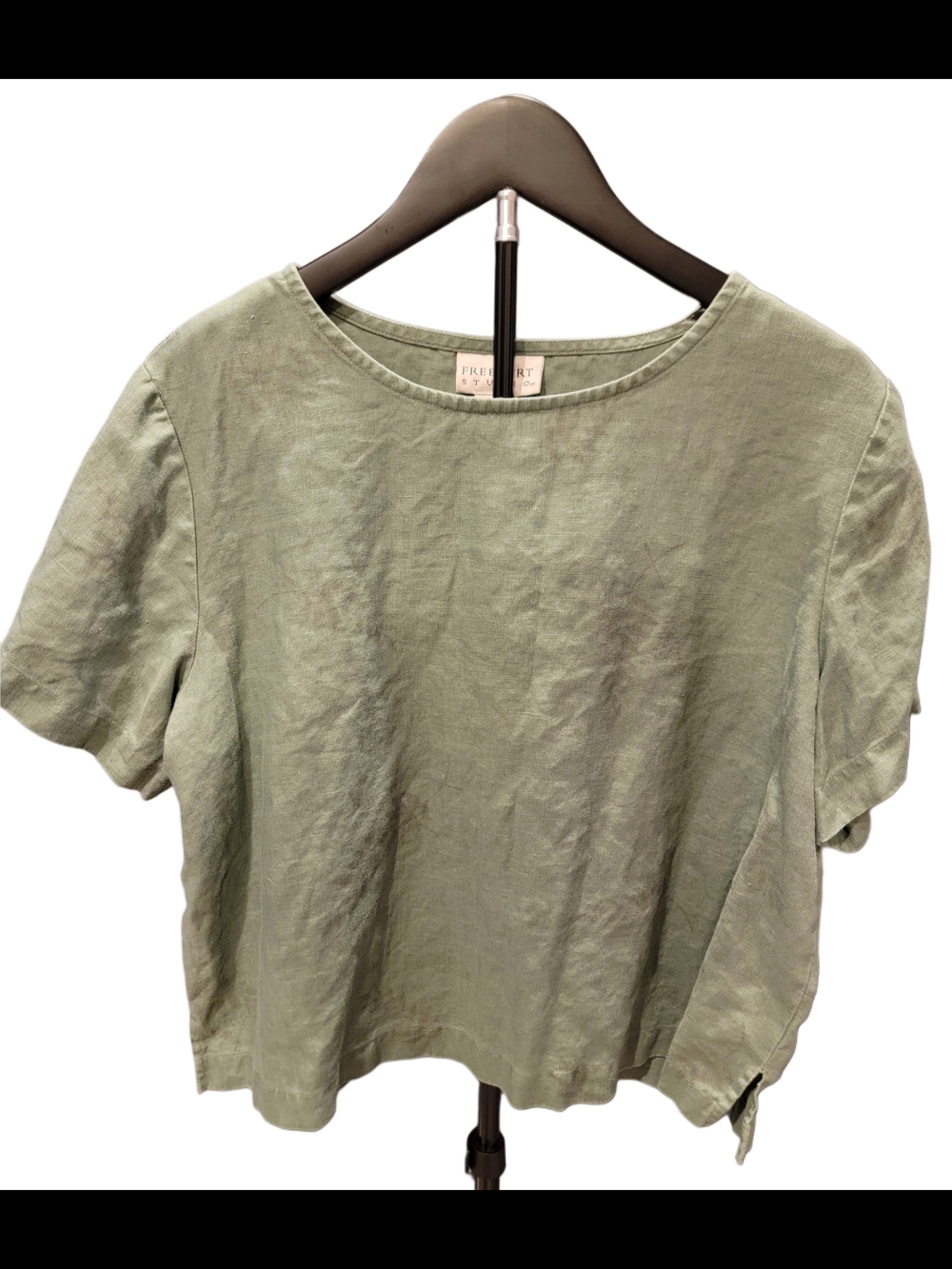 Freeport Studio - Linen Boxy Short-Sleeve Top in Sage - Size LP